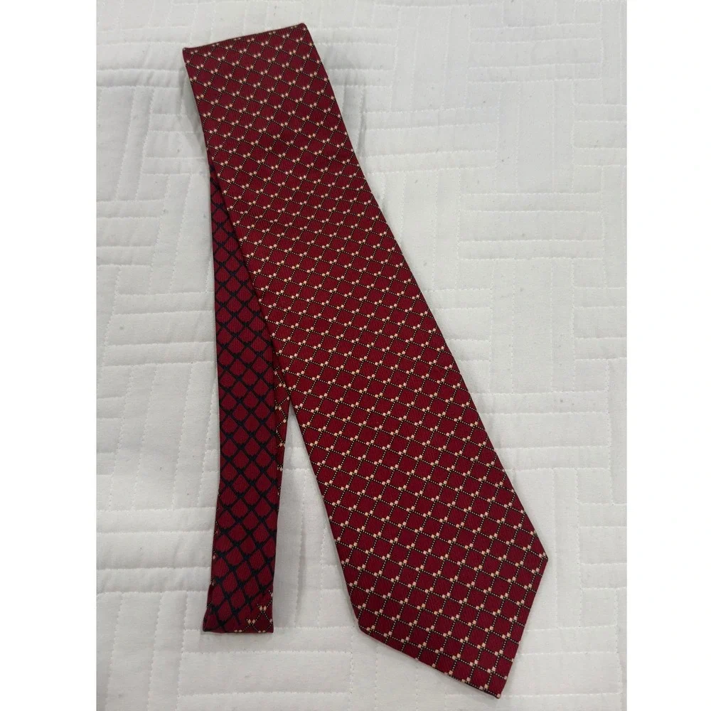 Nautica Mens Red Blue Gold Diamond Geometric 100% Silk Necktie Tie RN13388